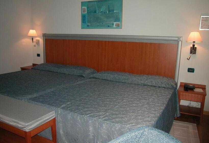 فندق West Florence