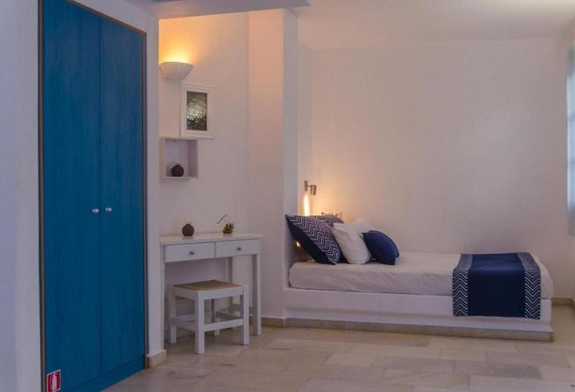 John S Rooms & Studios