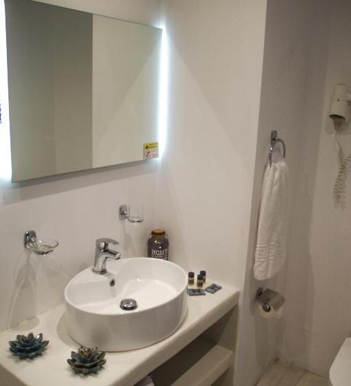 John S Rooms & Studios