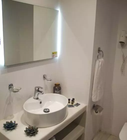 John S Rooms & Studios