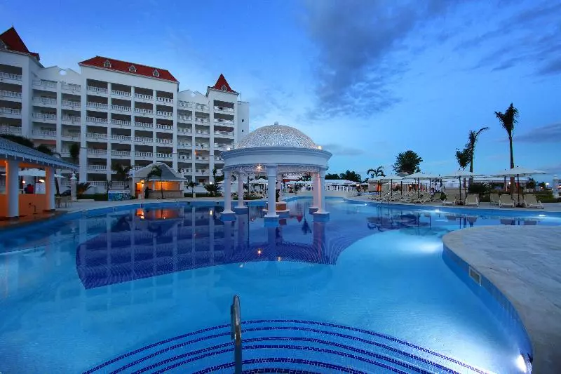 استراحتگاه Bahia Principe Luxury Runaway Bay - Adults Only - All Inclusive