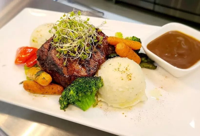 Executive House Suites Hotel & Conference Centre