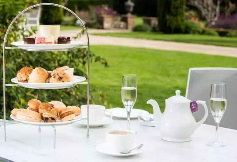 Отель Barnett Hill