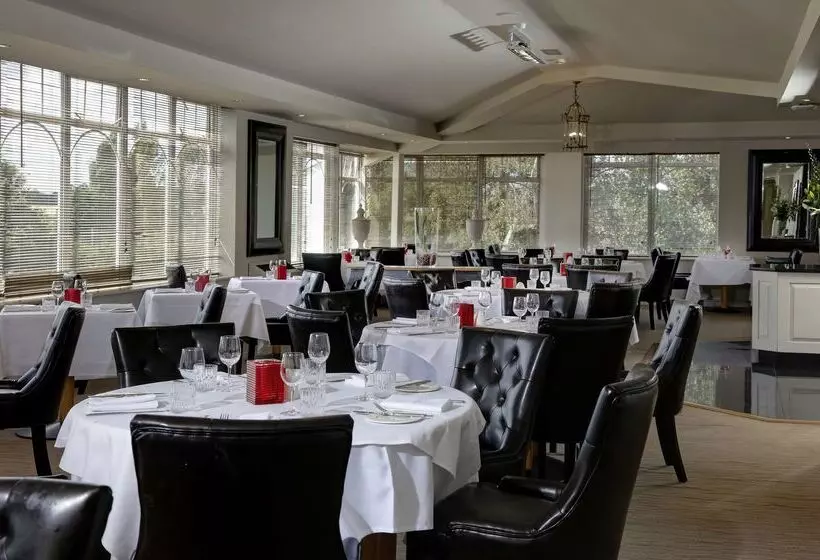 Windmill Village Hotel, Golf Club & Spa, Bw Signature Collection