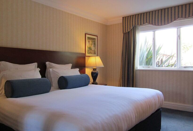 Windmill Village Hotel, Golf Club & Spa, Bw Signature Collection