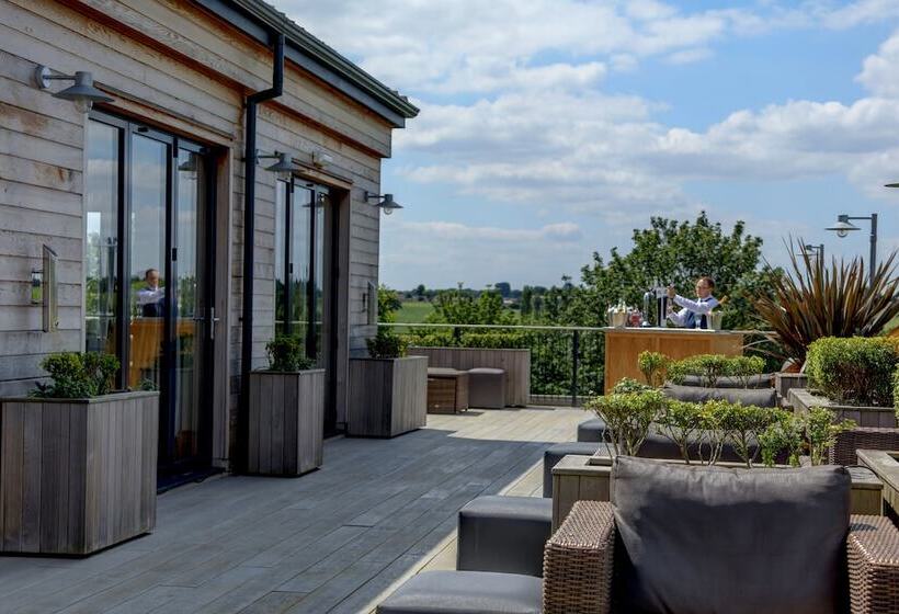 Windmill Village Hotel, Golf Club & Spa, Bw Signature Collection