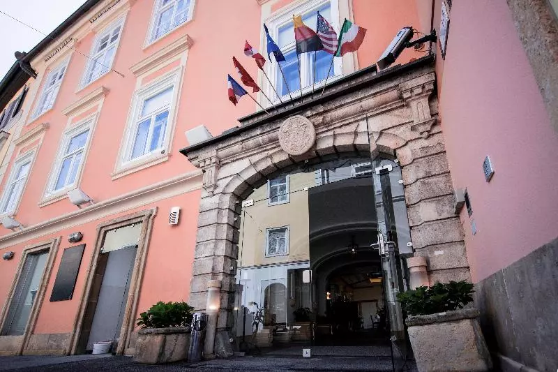 Boutique Hotel Dom   Rooms & Suites