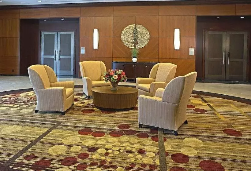 هتل Courtyard By Marriott Hamilton