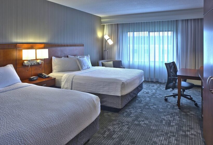 فندق Courtyard By Marriott Hamilton