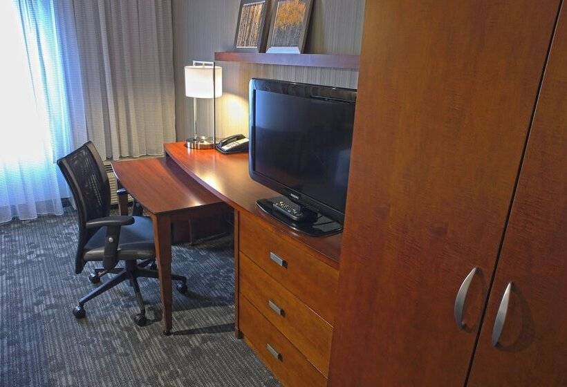 فندق Courtyard By Marriott Hamilton