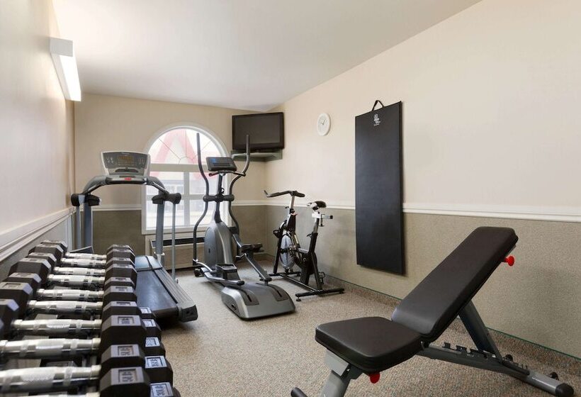 בית מלון כפרי Days Inn By Wyndham Steinbach