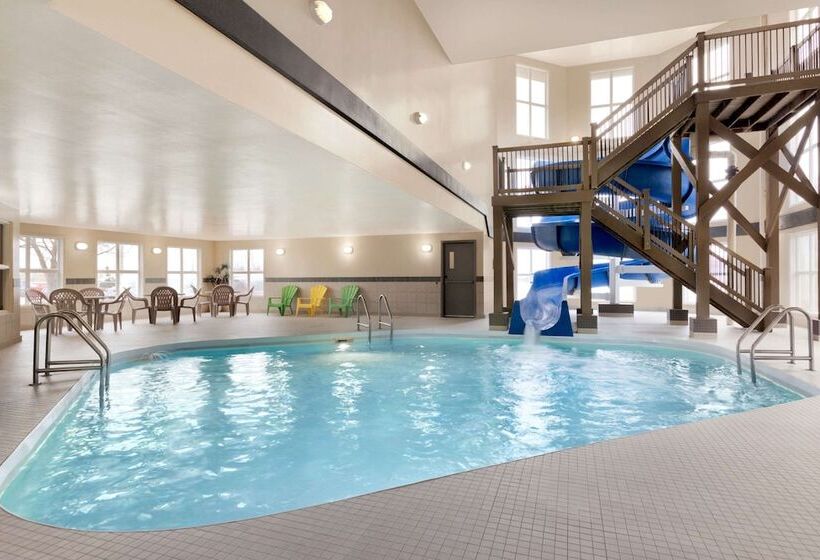 בית מלון כפרי Days Inn By Wyndham Steinbach