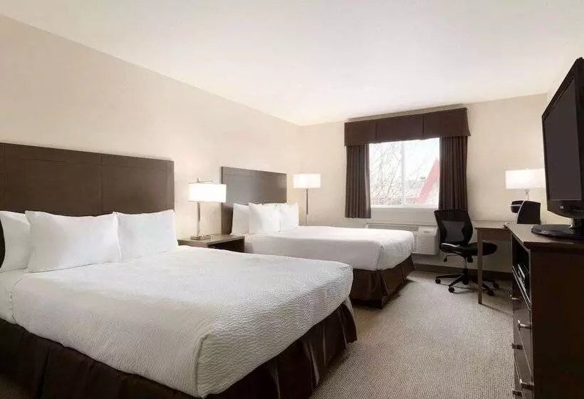 酒店 Days Inn By Wyndham Steinbach