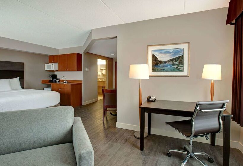 فندق Days Inn & Suites By Wyndham Collingwood