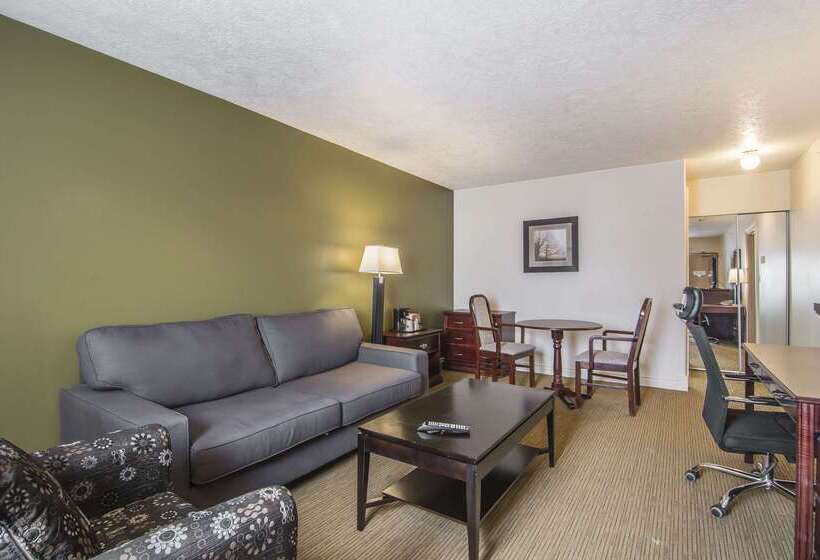 Hotel Econo Lodge Inn & Suites High Level