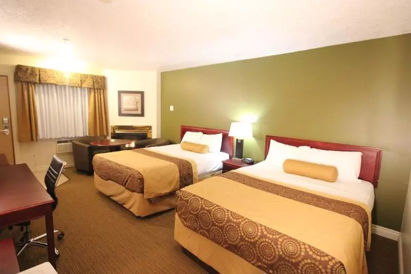 酒店 Econo Lodge Inn & Suites High Level