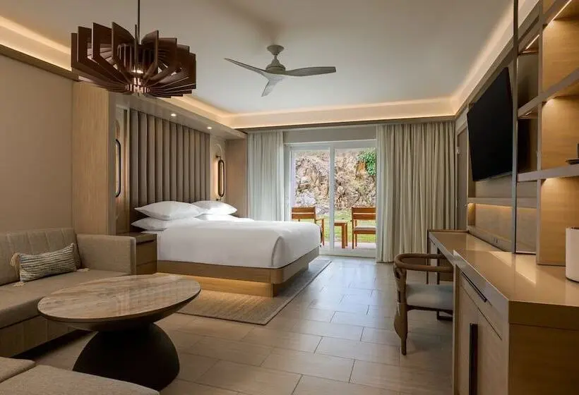هتل Jw Marriott St. Maarten Beach Resort & Spa