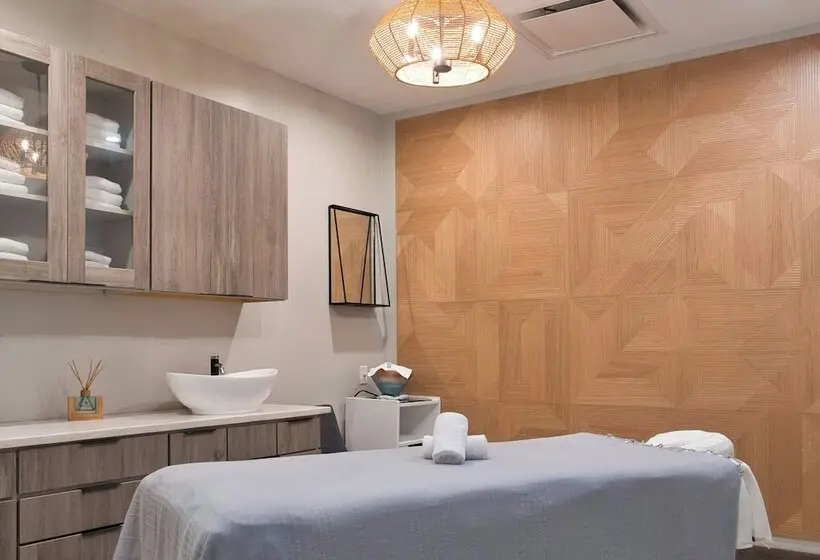 هتل Jw Marriott St. Maarten Beach Resort & Spa