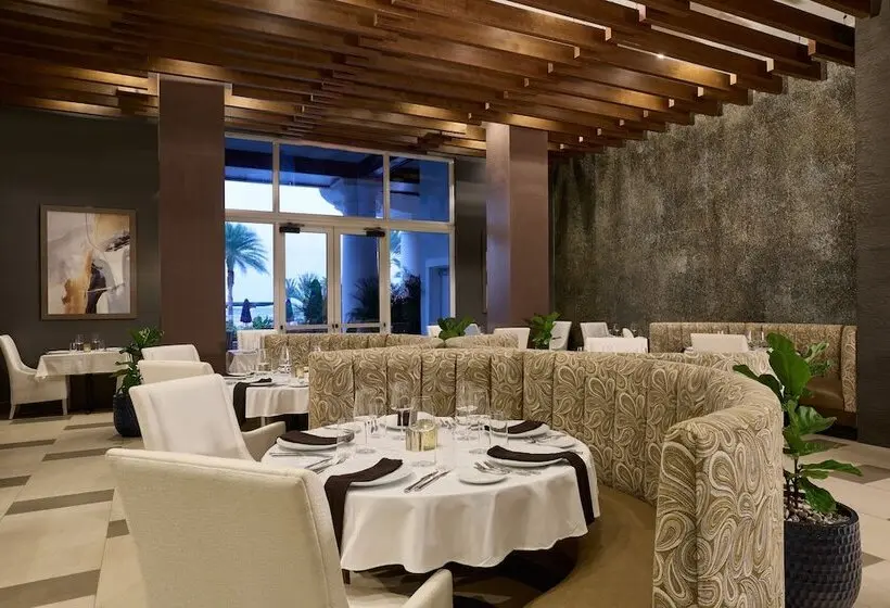 هتل Jw Marriott St. Maarten Beach Resort & Spa