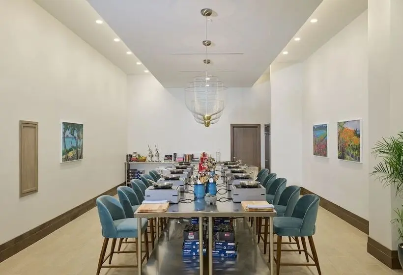 هتل Jw Marriott St. Maarten Beach Resort & Spa
