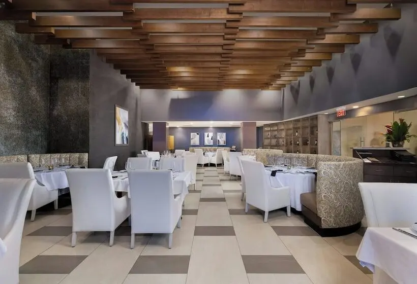 هتل Jw Marriott St. Maarten Beach Resort & Spa