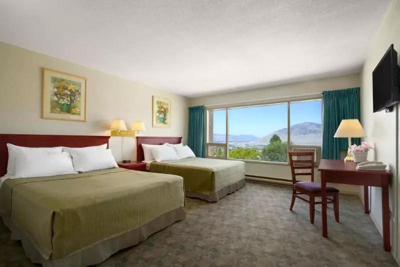 בית מלון כפרי Knights Inn Kamloops