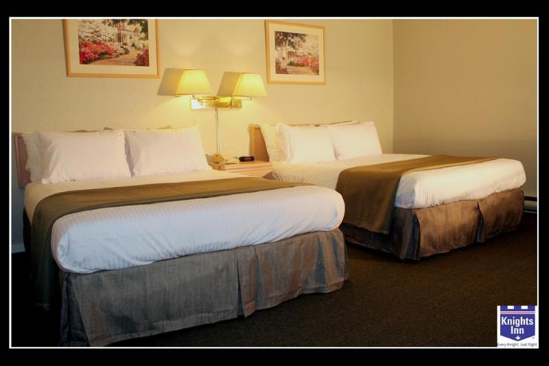 فندق Knights Inn Kamloops