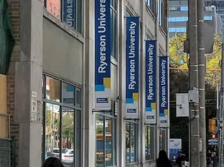 فندق Pembroke Inn