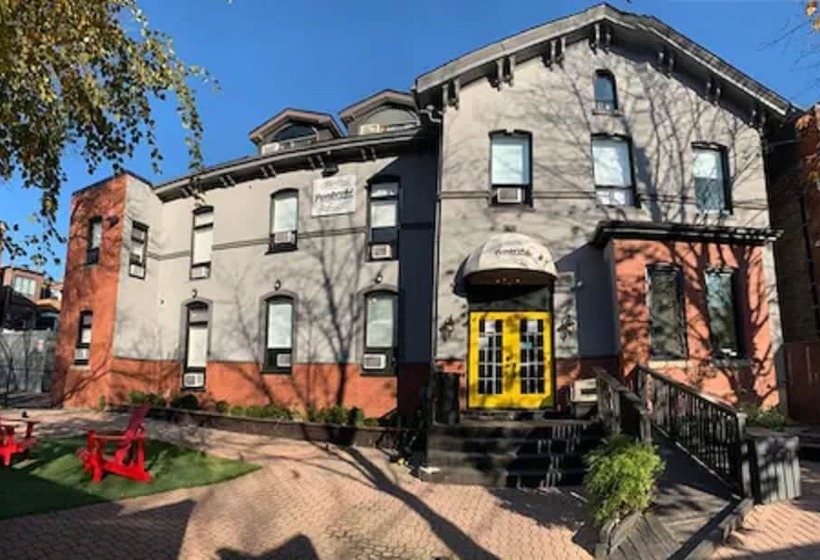 فندق Pembroke Inn