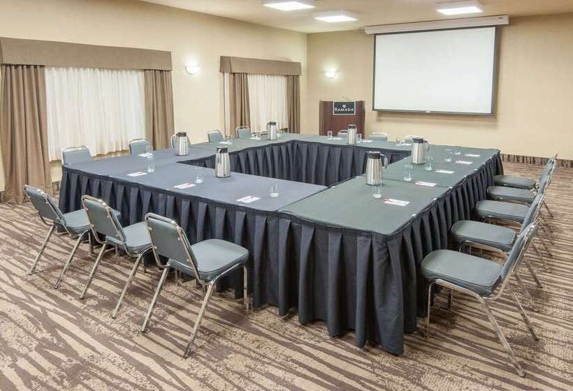 Ramada By Wyndham Drumheller Hotel & Suites
