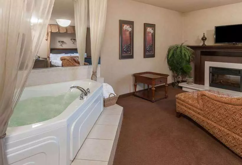 Ramada By Wyndham Drumheller Hotel & Suites