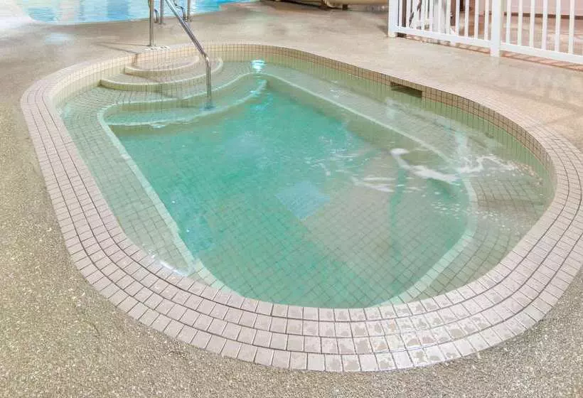 Ramada By Wyndham Drumheller Hotel & Suites