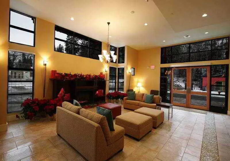 Hotel Summerland Waterfront Resort & Spa