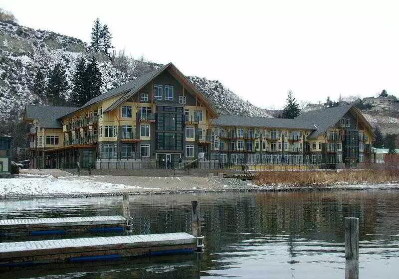Hotel Summerland Waterfront Resort & Spa