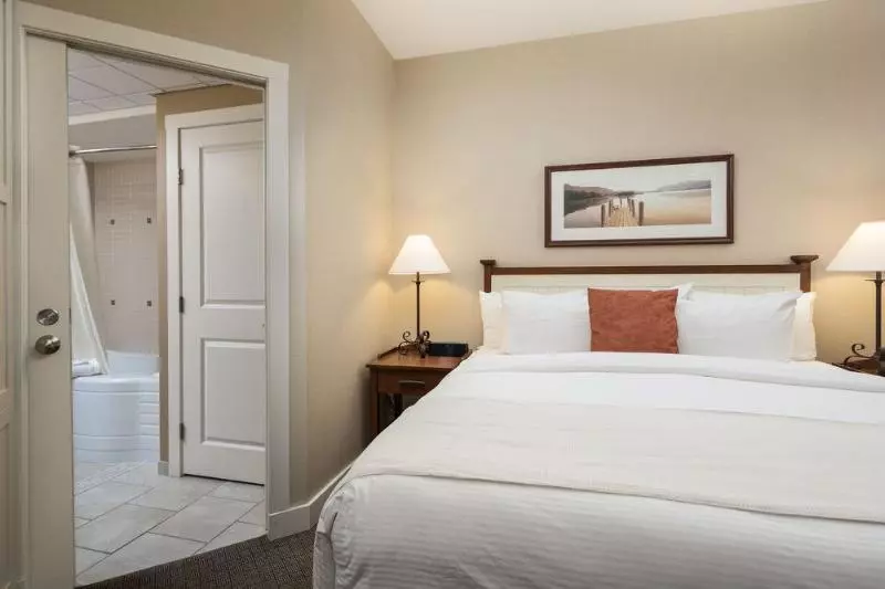 Hotel Summerland Waterfront Resort & Spa