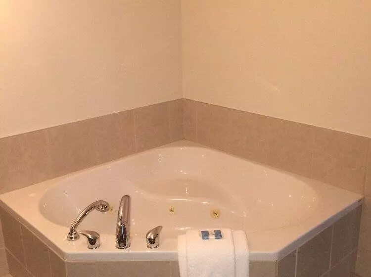 فندق Super 8 By Wyndham Sainte Agathe Des Monts