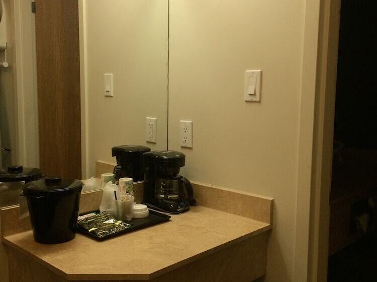 בית מלון כפרי Super 8 By Wyndham Sainte Agathe Des Monts