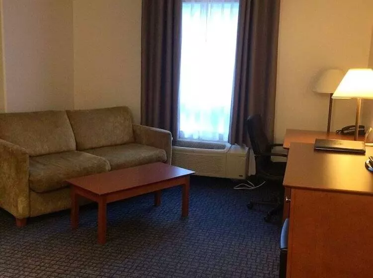 فندق Super 8 By Wyndham Sainte Agathe Des Monts