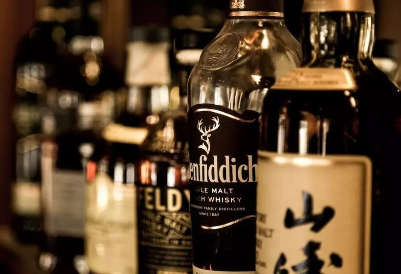 בית מלון כפרי The Inn At Loch Tummel