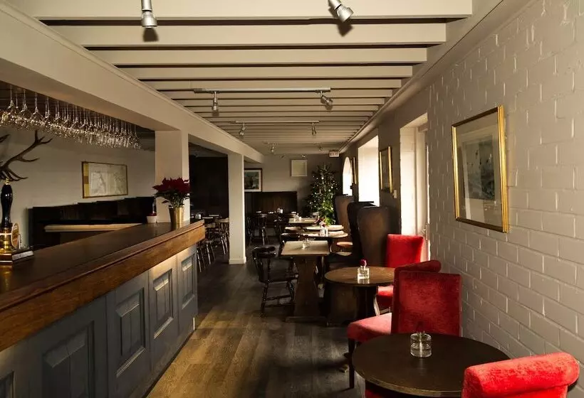 בית מלון כפרי The Inn At Loch Tummel