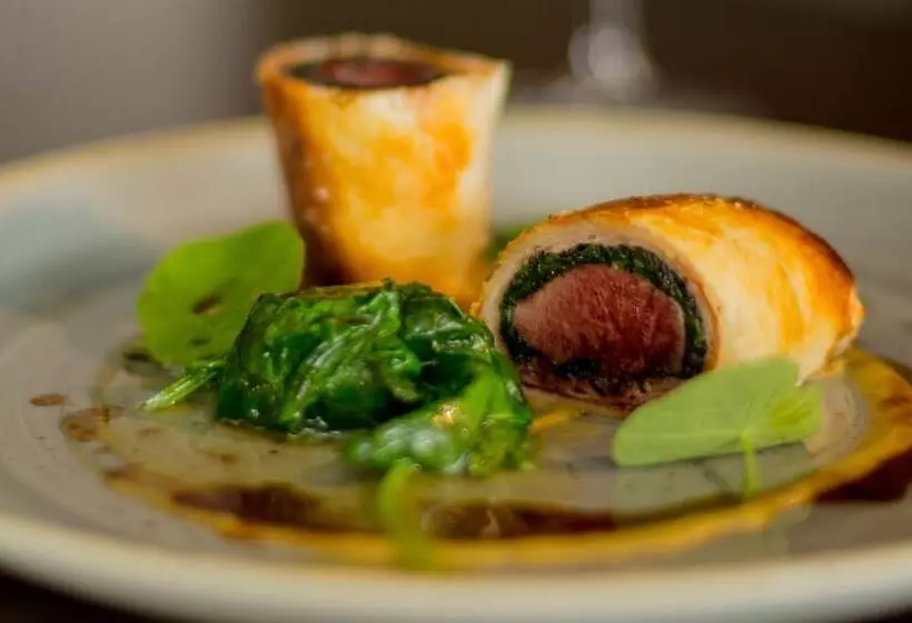 בית מלון כפרי The Inn At Loch Tummel