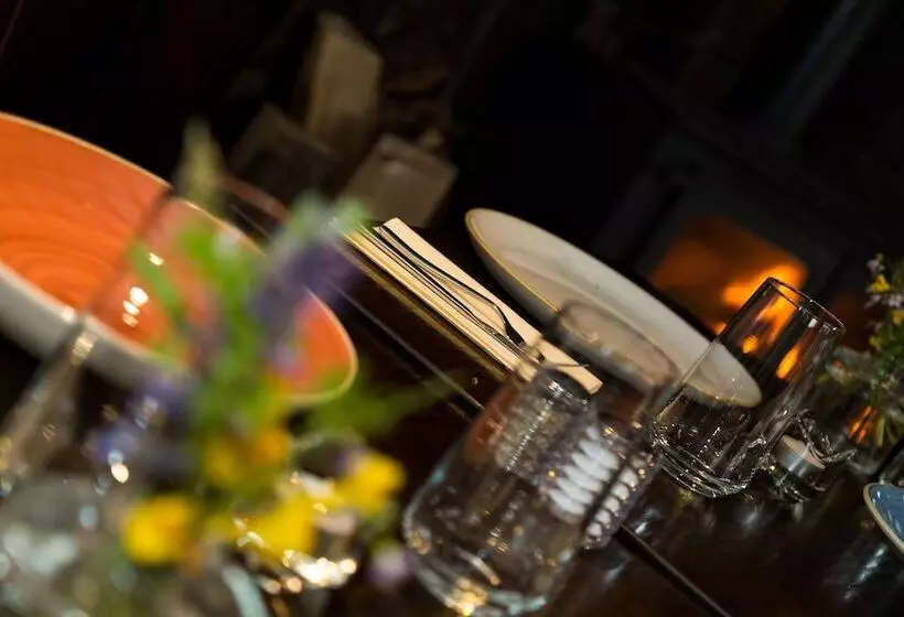 בית מלון כפרי The Inn At Loch Tummel