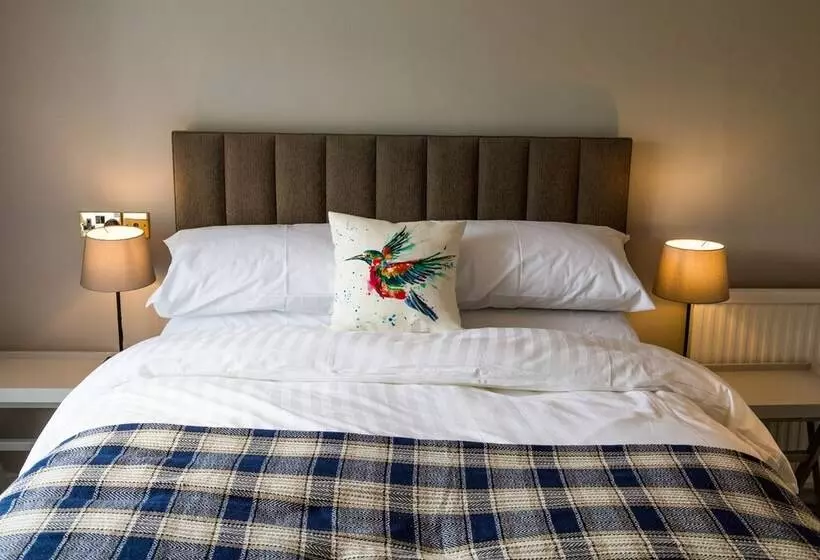 בית מלון כפרי The Inn At Loch Tummel