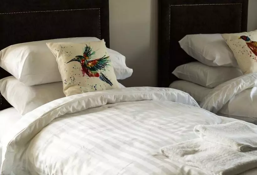 בית מלון כפרי The Inn At Loch Tummel