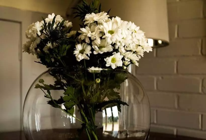 בית מלון כפרי The Inn At Loch Tummel