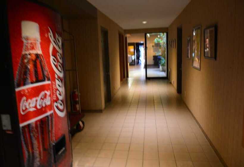 فندق Travelodge By Wyndham Saint Liboire