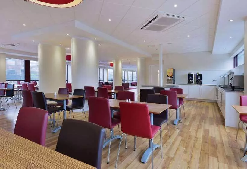 ホテル Travelodge London Wembley