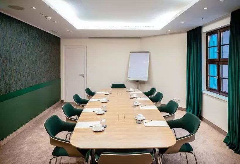 هتل Townhouse Dresden