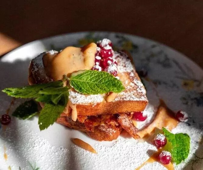 هتل Townhouse Dresden