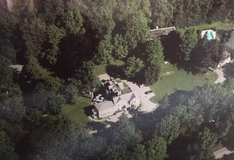 Hotelli Westover Inn